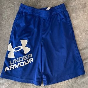 **SOLD** Bundle.5 pairs of Boys Athletic Shorts. Youth size Medium.